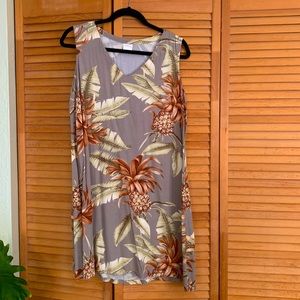 Summer dress. Hawaiian design.